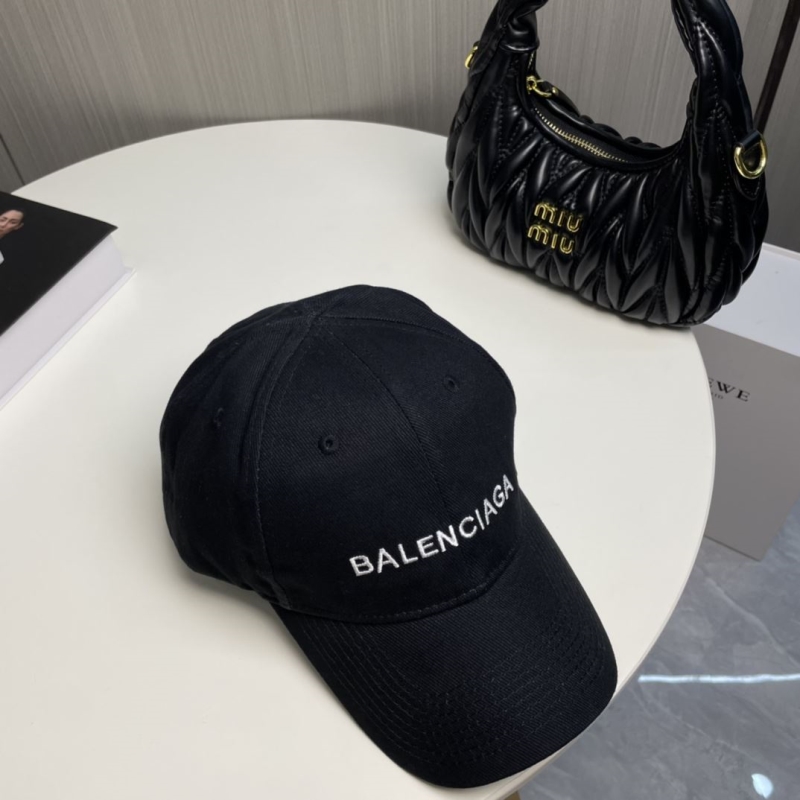 BALENCIAGA